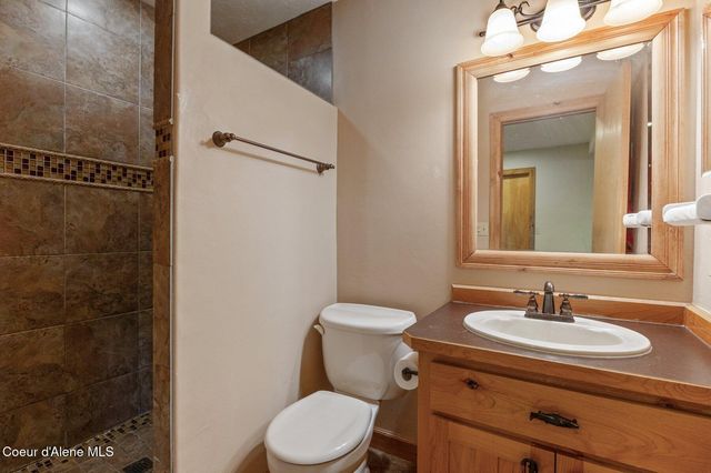 6469 E Evernade RD, Hayden, ID 83835