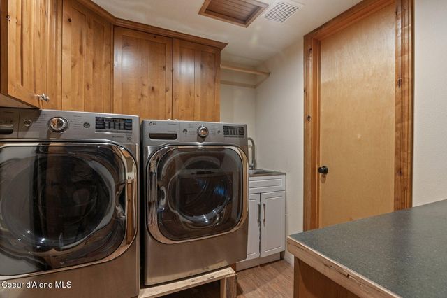 6469 E Evernade RD, Hayden, ID 83835