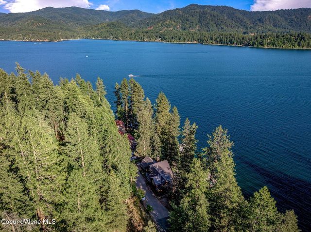 6469 E Evernade RD, Hayden, ID 83835