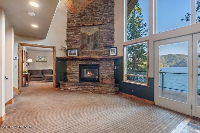 6469 E Evernade RD, Hayden, ID 83835