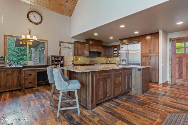 6469 E Evernade RD, Hayden, ID 83835