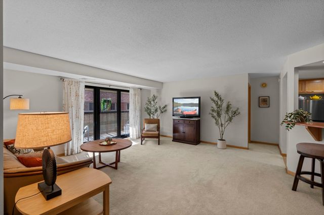 2885 Knox Avenue S 605, Minneapolis, MN 55408