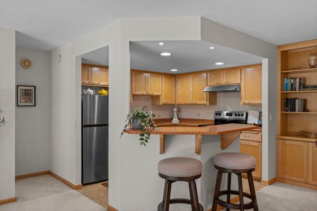 2885 Knox Avenue S 605, Minneapolis, MN 55408