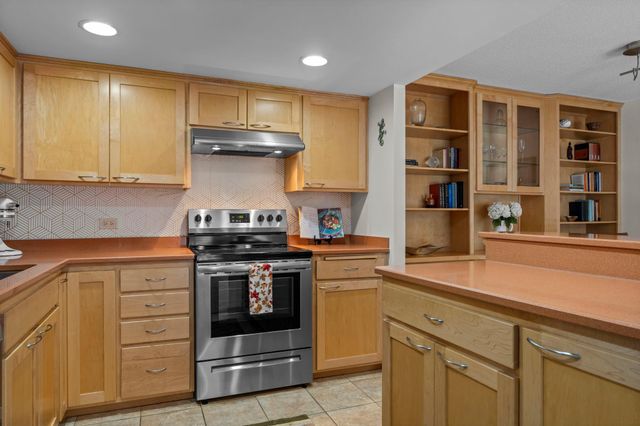 2885 Knox Avenue S 605, Minneapolis, MN 55408