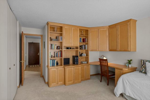 2885 Knox Avenue S 605, Minneapolis, MN 55408