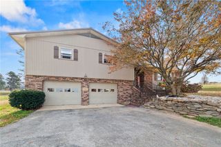 6453 Whispering Pine Road, Harrison, AR 72601