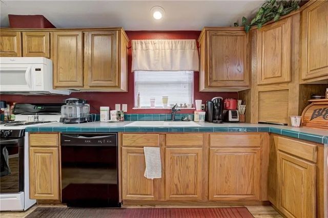207 Sunflower Road, Fort Cobb, OK 73038