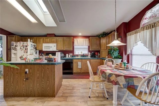 207 Sunflower Road, Fort Cobb, OK 73038