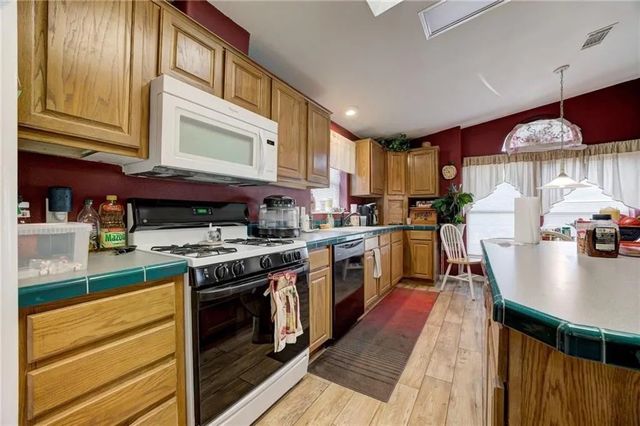207 Sunflower Road, Fort Cobb, OK 73038