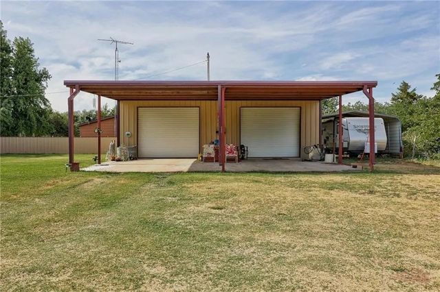 207 Sunflower Road, Fort Cobb, OK 73038