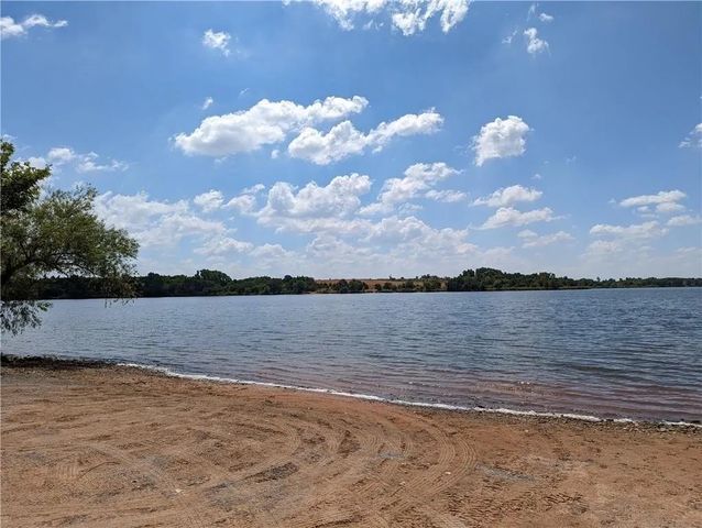 207 Sunflower Road, Fort Cobb, OK 73038