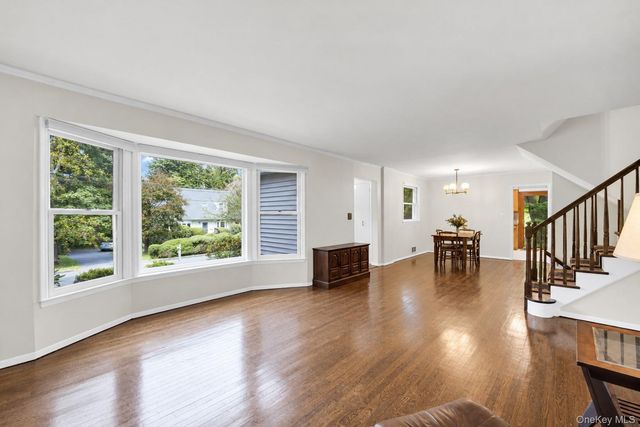9 Verne Place, Hartsdale, NY 10530