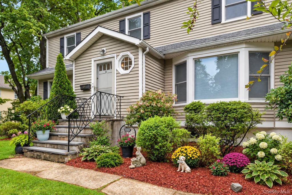 9 Verne Place, Hartsdale, NY 10530 — photo 2