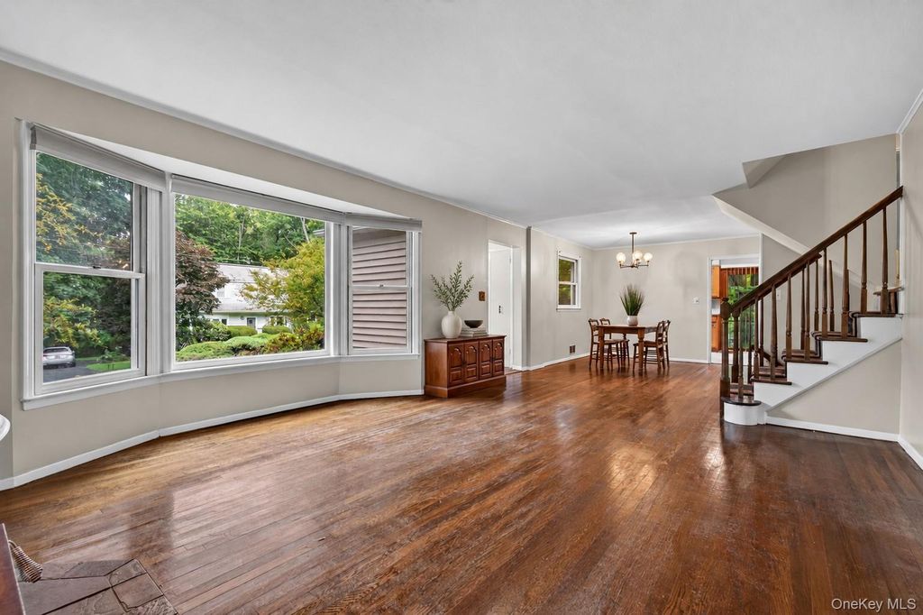 9 Verne Place, Hartsdale, NY 10530 — photo 5