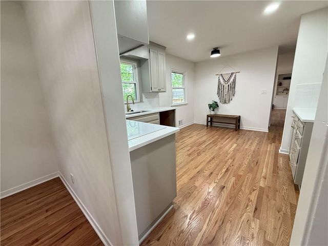 8906 GRANT Street, Overland Park, KS 66212