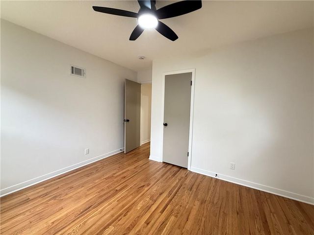 8906 GRANT Street, Overland Park, KS 66212
