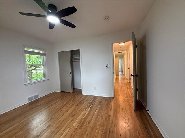8906 GRANT Street, Overland Park, KS 66212