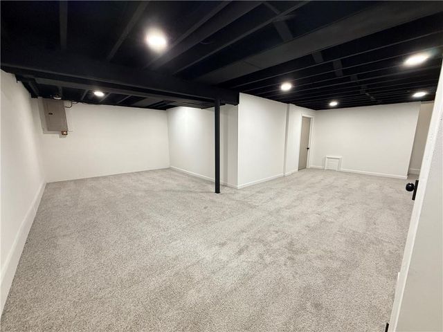 8906 GRANT Street, Overland Park, KS 66212