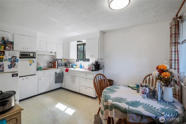 324 3rd Avenue S, Edmonds, WA 98020