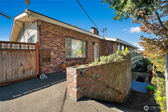 324 3rd Avenue S, Edmonds, WA 98020