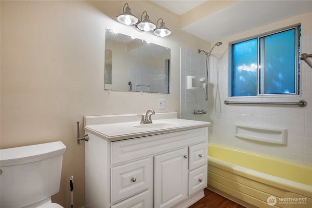 324 3rd Avenue S, Edmonds, WA 98020