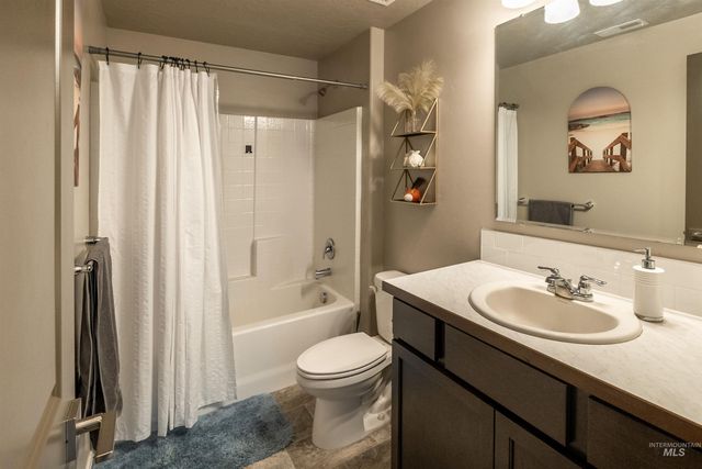 2061 E Tugela Falls St, Kuna, ID 83634