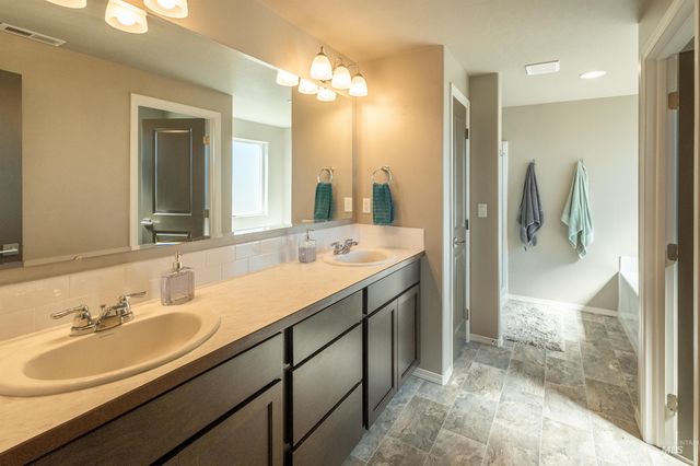 2061 E Tugela Falls St, Kuna, ID 83634