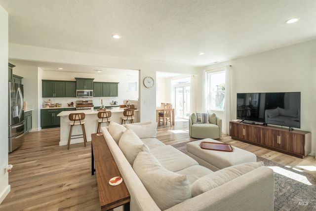 2061 E Tugela Falls St, Kuna, ID 83634