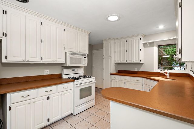 5241 Edenmoor Street, Edina, MN 55436