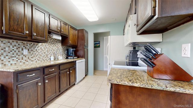 931 Sierra Vista Lane, Valley Cottage, NY 10989