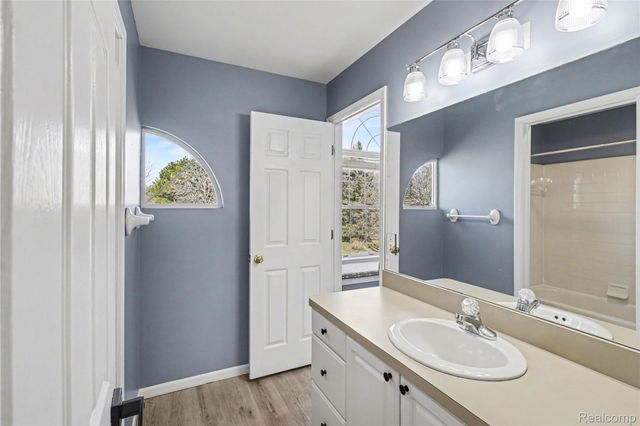 16111 Aspen Hollow Drive, Fenton, MI 48430