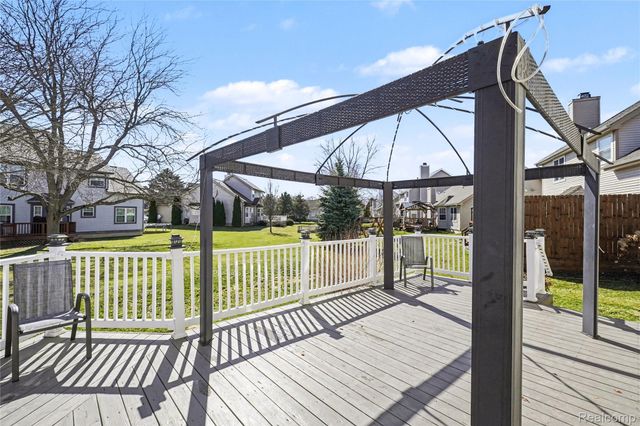 16111 Aspen Hollow Drive, Fenton, MI 48430