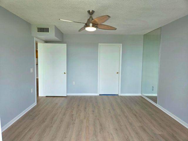 2421 VILLAGE Boulevard 303, West Palm Beach, FL 33409