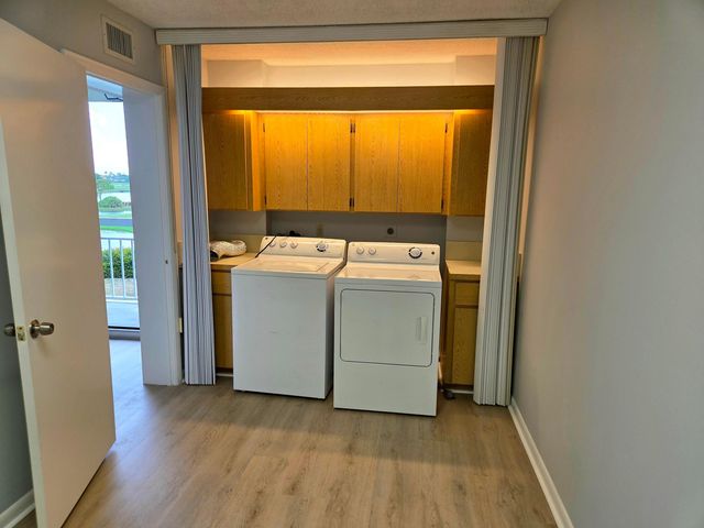 2421 VILLAGE Boulevard 303, West Palm Beach, FL 33409