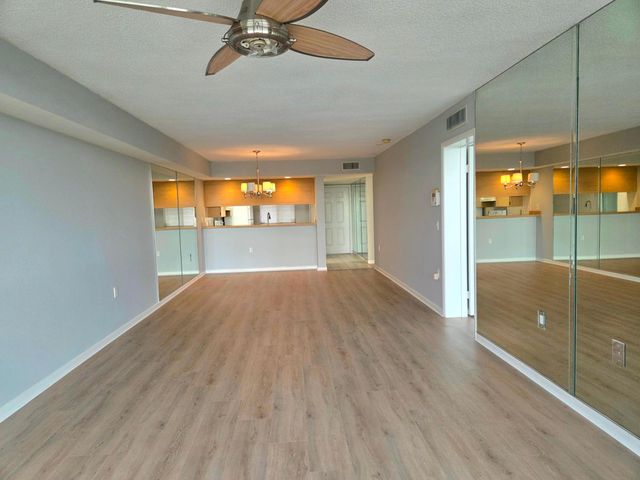 2421 VILLAGE Boulevard 303, West Palm Beach, FL 33409