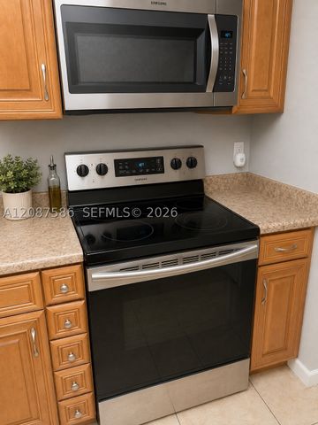 7830 SW 10th St A, North Lauderdale, FL 33068