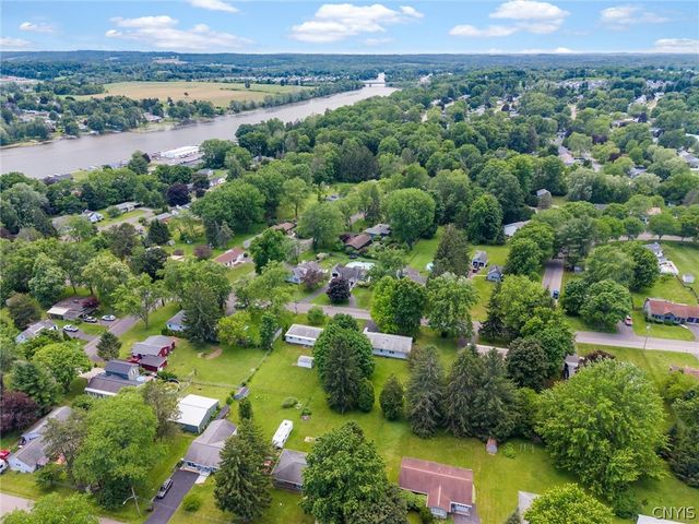 32 Artillery Lane, Lysander, NY 13027