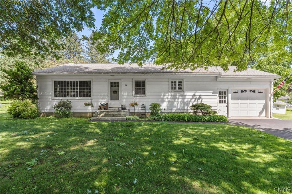 32 Artillery Lane, Lysander, NY 13027