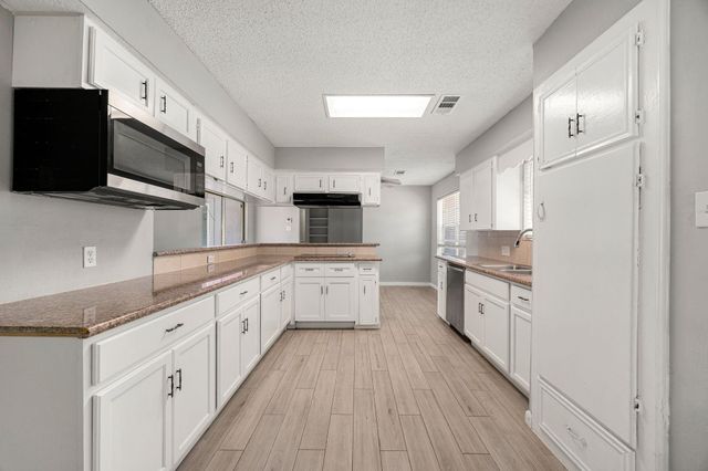 12923 Advance Drive, Houston, TX 77065
