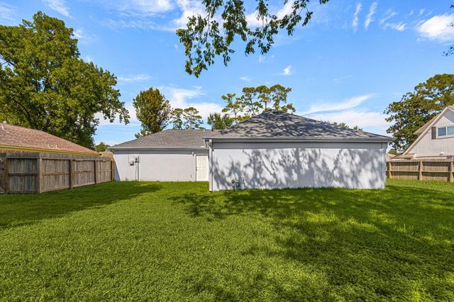 12923 Advance Drive, Houston, TX 77065