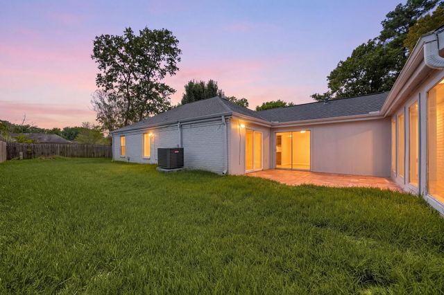 12923 Advance Drive, Houston, TX 77065
