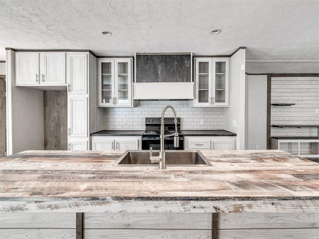 3063 E 108th Road, Wellston, OK 74881