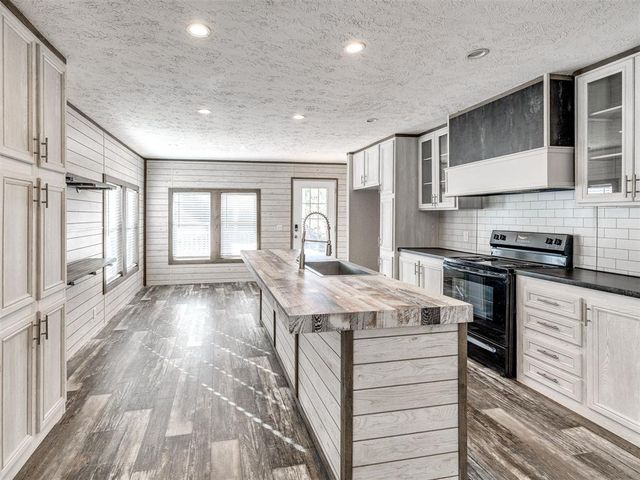 3063 E 108th Road, Wellston, OK 74881