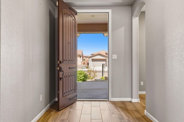 9108 Vista Bosquejo Road NW, Albuquerque, NM 87120