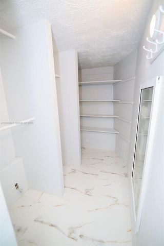 298 NW 104th St, Miami, FL 33150