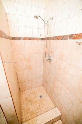 298 NW 104th St, Miami, FL 33150