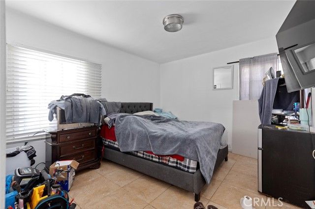 2005 W 11th, Santa Ana, CA 92703