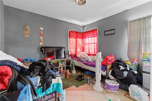 2005 W 11th, Santa Ana, CA 92703