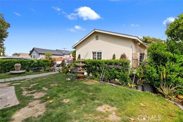 2005 W 11th, Santa Ana, CA 92703