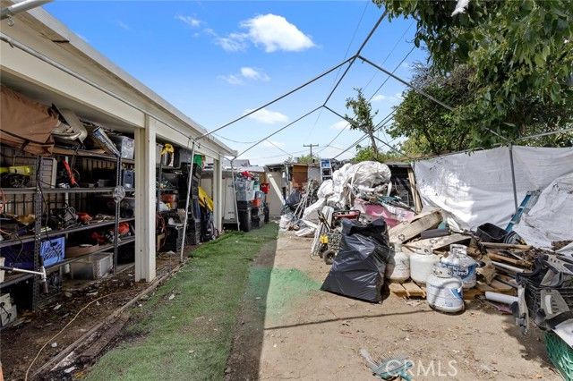 2005 W 11th, Santa Ana, CA 92703